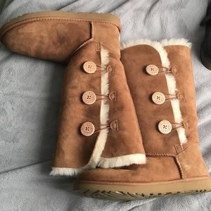 Bailey Button Triplet II Boot Chestnut UGG